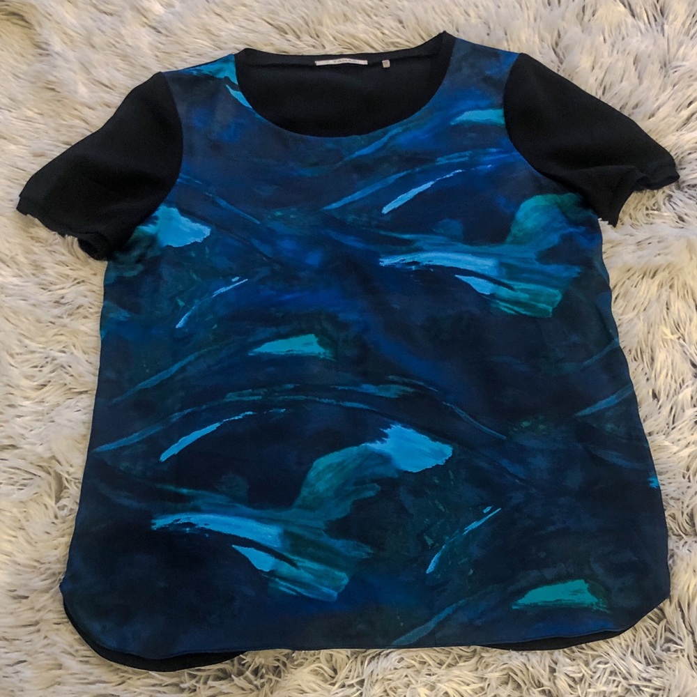 Tahari T 95% Silk Marble Blue Geometric Top